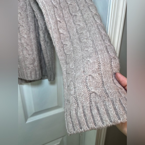 Abercrombie and Fitch Women's Cable Knit Sweater - Pink Size XS - Picture 5 of 11